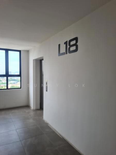 Kediaman Servis untuk Dijual di ASTON ACACIA - Sunny Lok - Corridor - PropertyGuru.com.my