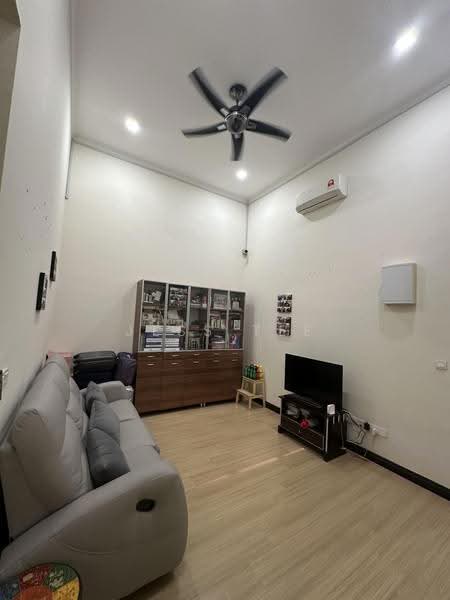 2-storey Terraced House for Sale in Alam Nusantara (Setia Alam) - Jess Tee - Living Room - PropertyGuru.com.my