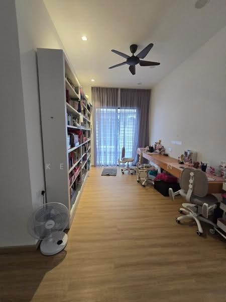 Rumah Teres untuk Dijual di Semenyih (Selangor) - Kenny Chen - Study - PropertyGuru.com.my