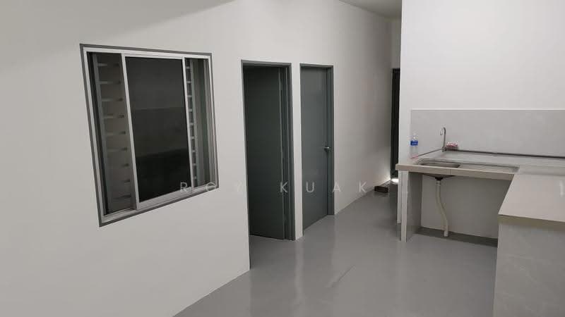 1-storey Terraced House for Sale in Taman Perwira (Simpang Ampat) - Roy Kuak - Kitchen - PropertyGuru.com.my