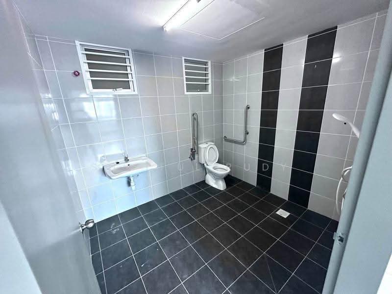 Apartment for Rent at Idaman Melur @ Cybersouth - Shaiful Rudy - Bathroom - PropertyGuru.com.my