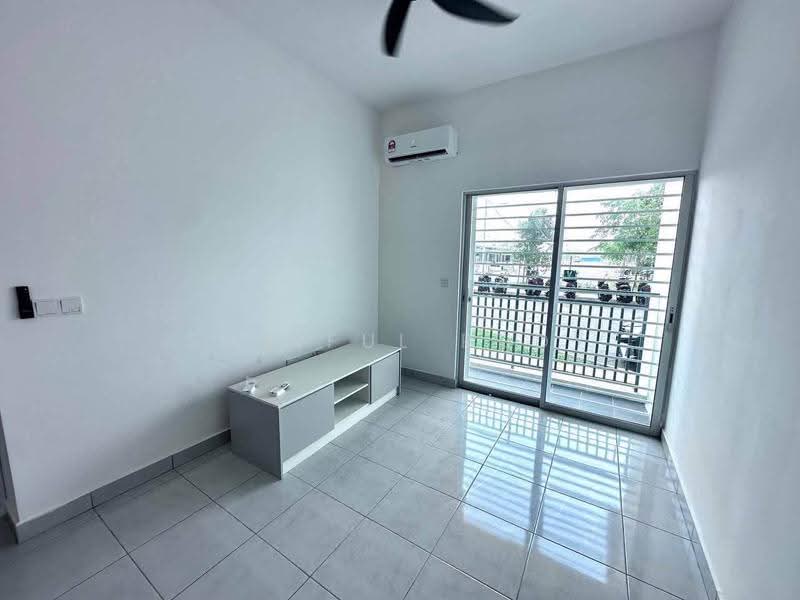 Apartment for Rent at Idaman Melur @ Cybersouth - Shaiful Rudy - Living Room - PropertyGuru.com.my