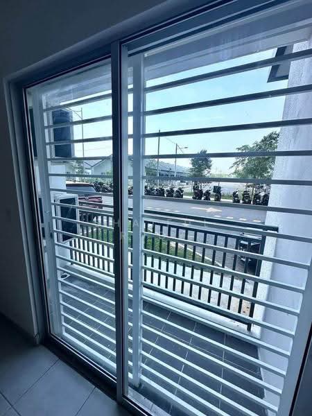 Apartment for Rent at Idaman Melur @ Cybersouth - Shaiful Rudy - Balcony - PropertyGuru.com.my