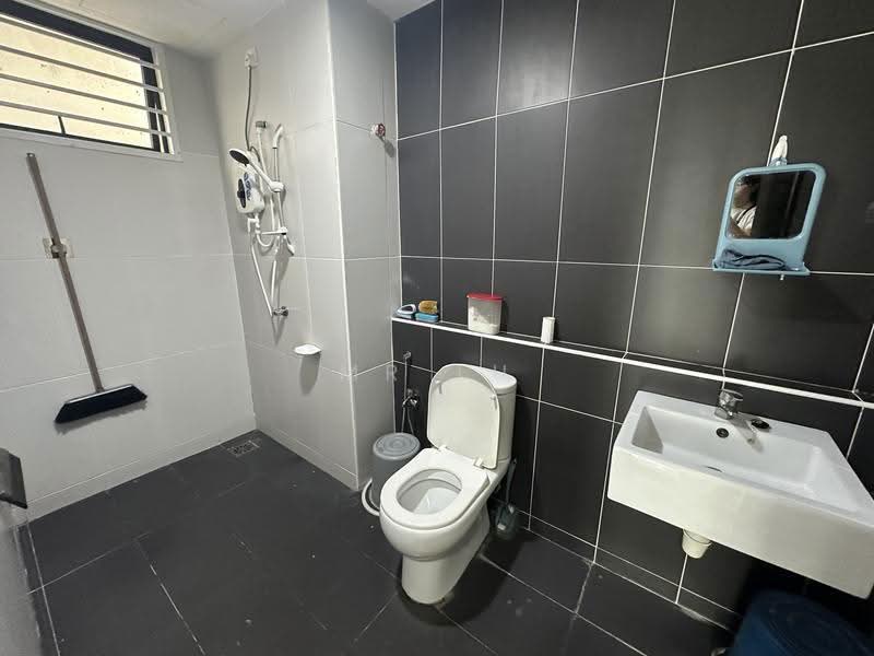 Service Residence for Sale at The Garden Residences - Mr Lu - Bathroom - PropertyGuru.com.my