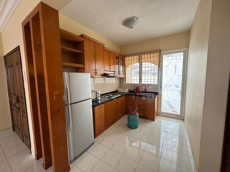 Condominium for Sale at Gurney Park Condominium - Irienne Tang - Kitchen - PropertyGuru.com.my