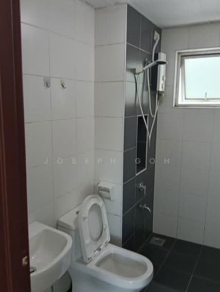 Service Residence for Rent at D'Tasek Residences (Tasek Impian) - Joseph Goh - Bathroom - PropertyGuru.com.my