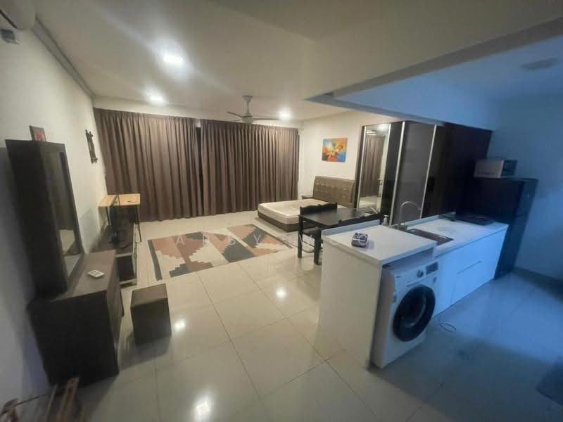 Kediaman Servis untuk Disewa di Trefoil @ Setia City - Abby Woo - Living Room - PropertyGuru.com.my