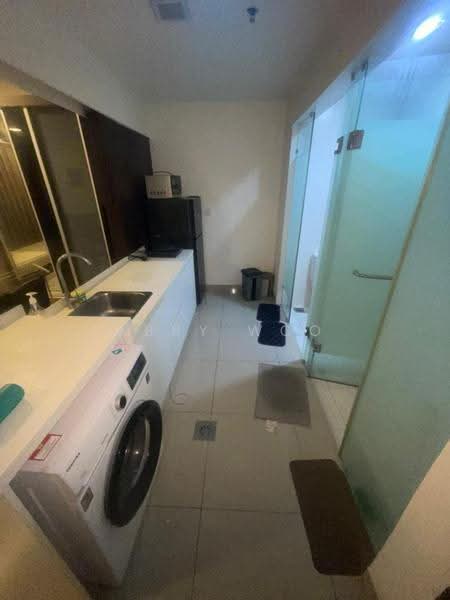 Kediaman Servis untuk Disewa di Trefoil @ Setia City - Abby Woo - Kitchen - PropertyGuru.com.my