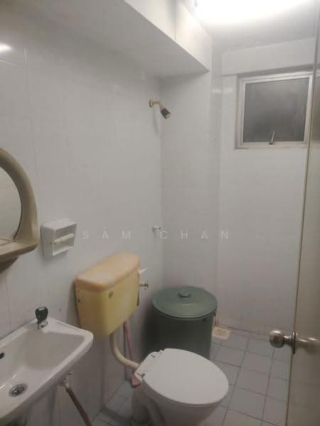 Apartment for Rent at Pangsapuri Subang Suria - Sam Chan - Bathroom - PropertyGuru.com.my