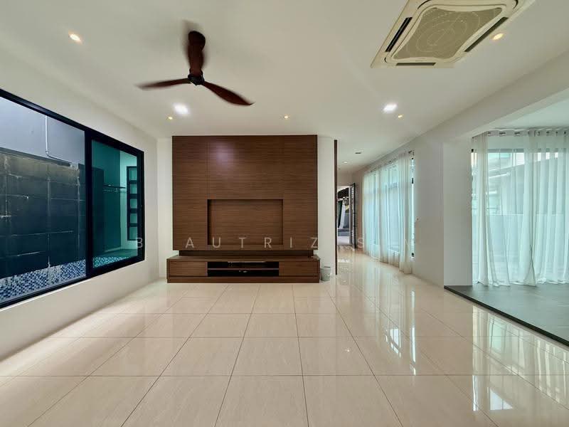 Semi-Detached House for Sale in Kuching (Sarawak) - Beautriz Sim - Living Room - PropertyGuru.com.my