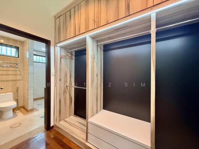 Semi-Detached House for Sale in Kuching (Sarawak) - Beautriz Sim - Bathroom - PropertyGuru.com.my