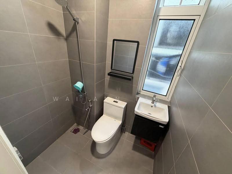 Kondominium untuk Disewa di Sri Putramas III / Royal Regent - Wai Ann Teng - Bathroom - PropertyGuru.com.my