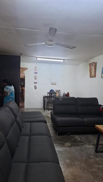 Rumah Teres 2-Tingkat untuk Dijual di Taman Serdang Jaya (Seri Kembangan) - GAN WEY SAND - Living Room - PropertyGuru.com.my