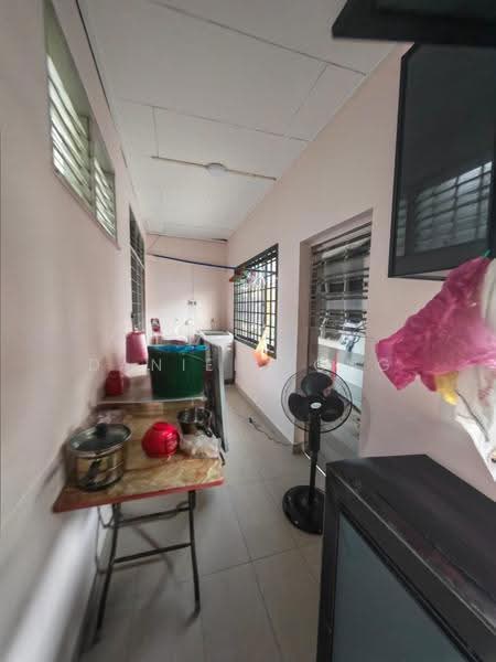 2-storey Terraced House for Sale in Taman Puteri Wangsa (Ulu Tiram) - Daniel Yong - Corridor - PropertyGuru.com.my