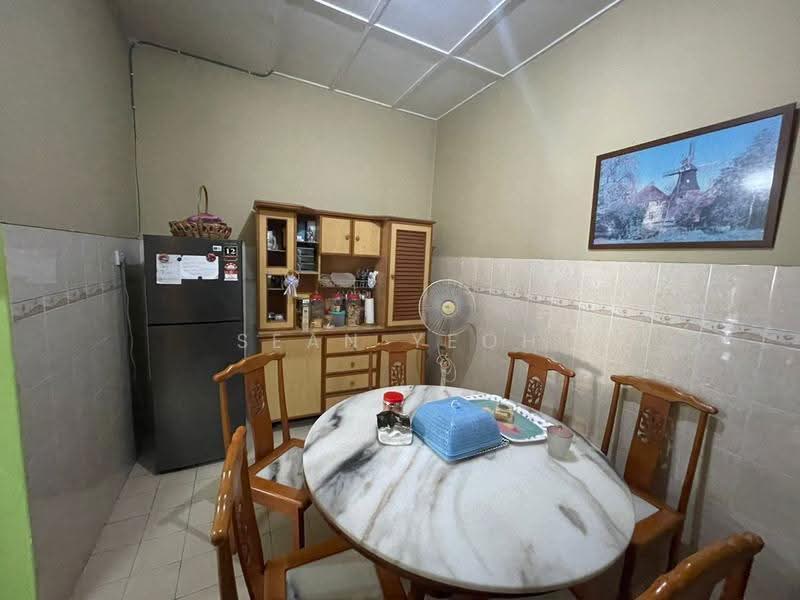 1.5-storey Terraced House for Sale in Taman Setia Indah (Tebrau) - Sean Yeoh - Dining Room - PropertyGuru.com.my
