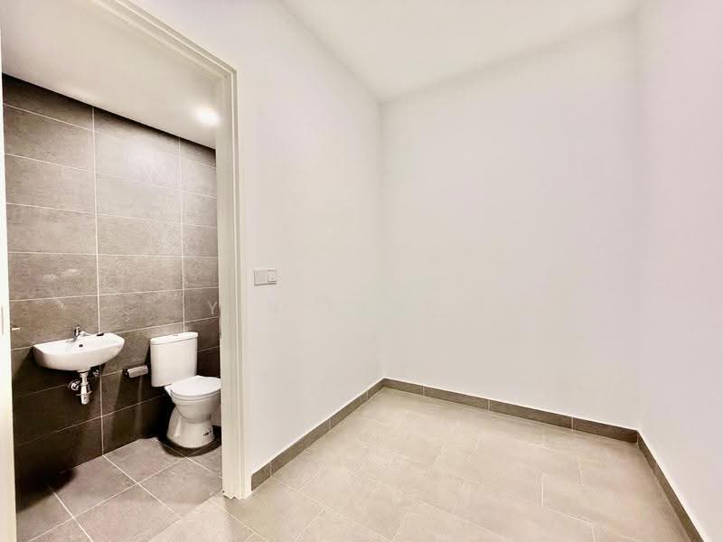 Service Residence for Rent at Jendela Residences - Yin Peng . - Maid's Room - PropertyGuru.com.my