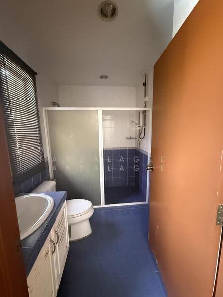 Bungalow House for Sale in Country Heights (Kajang) - Anbalagee Anbalagee - Bathroom - PropertyGuru.com.my