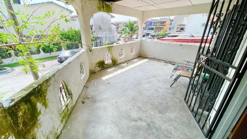 2.5-storey Terraced House for Sale in Taman Dato Senu (Sentul) - Azli Ibrahim - Balcony - PropertyGuru.com.my
