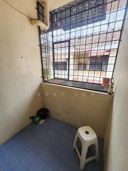 Pangsapuri untuk Disewa di Taman Lembah Maju 600 Apartment - Danny Low - Balcony - PropertyGuru.com.my