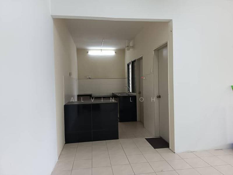 Pangsapuri untuk Disewa di Pangsapuri Mayang (Puncak Jalil) - Alvin Loh - Kitchen - PropertyGuru.com.my