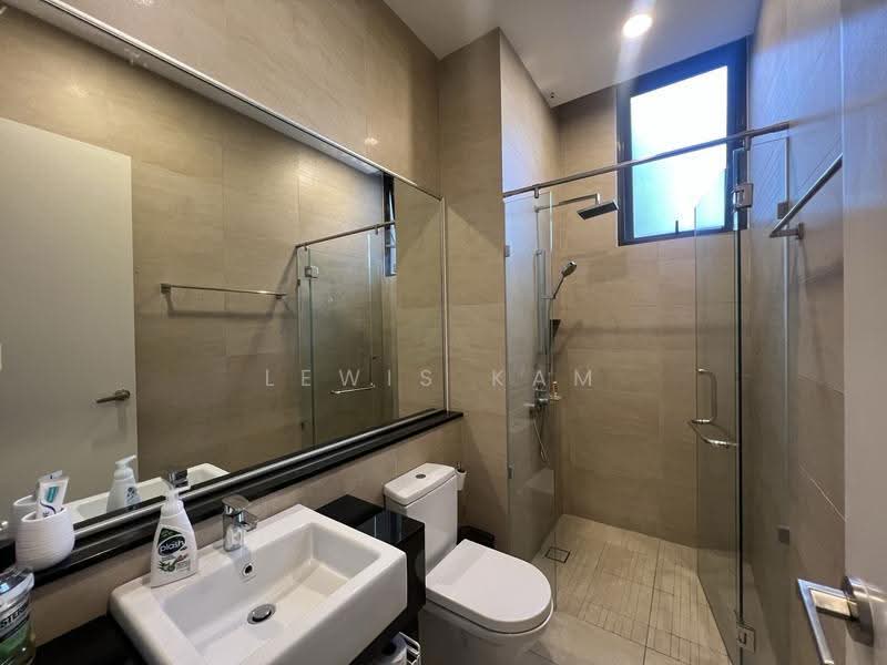 Kondominium untuk Disewa di The Marin at Ferringhi - Lewis Kam - Bathroom - PropertyGuru.com.my