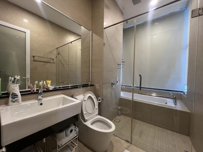 Kondominium untuk Disewa di The Marin at Ferringhi - Lewis Kam - Bathroom - PropertyGuru.com.my