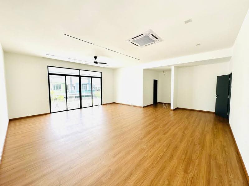Semi-Detached House for Sale in Sepang (Selangor) - Azizirrahim . - Living Room - PropertyGuru.com.my