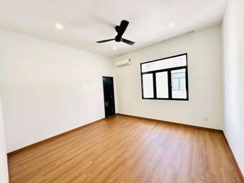 Semi-Detached House for Sale in Sepang (Selangor) - Azizirrahim . - Living Room - PropertyGuru.com.my