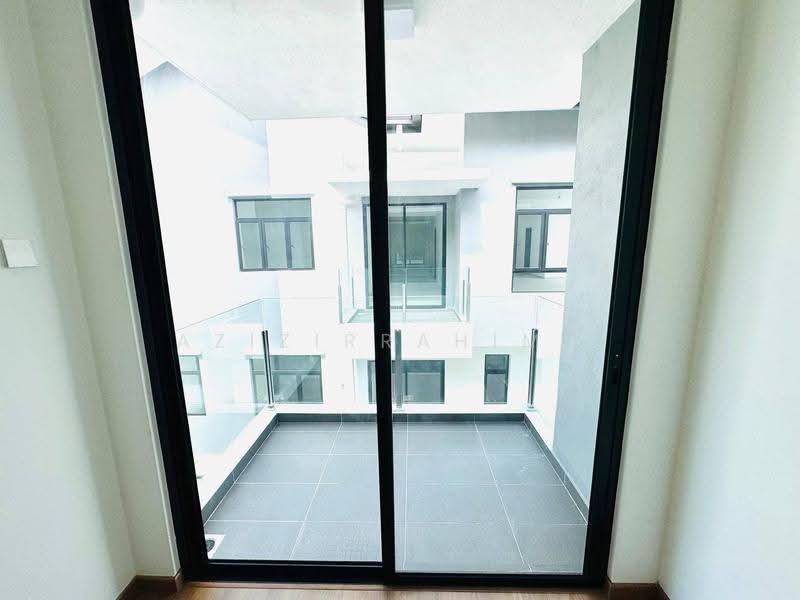 Semi-Detached House for Sale in Sepang (Selangor) - Azizirrahim . - Balcony - PropertyGuru.com.my