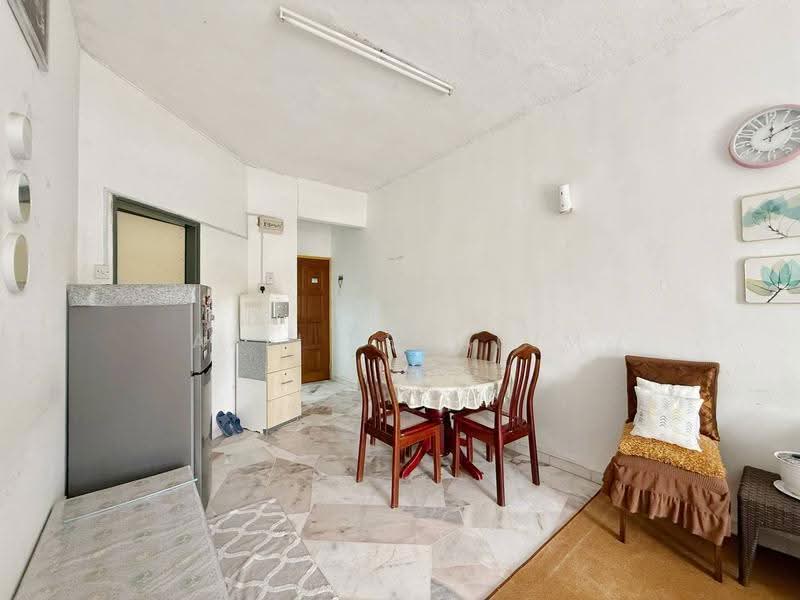 Pangsapuri untuk Dijual di The Astaria - Azli Ibrahim - Dining Room - PropertyGuru.com.my
