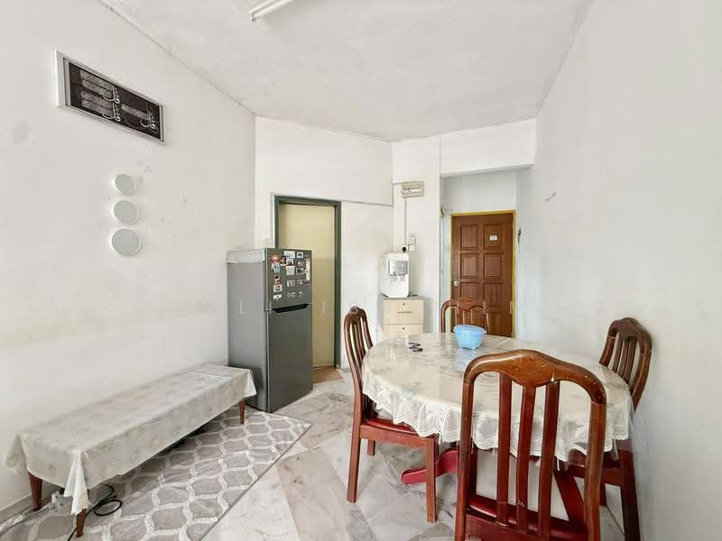 Pangsapuri untuk Dijual di The Astaria - Azli Ibrahim - Dining Room - PropertyGuru.com.my