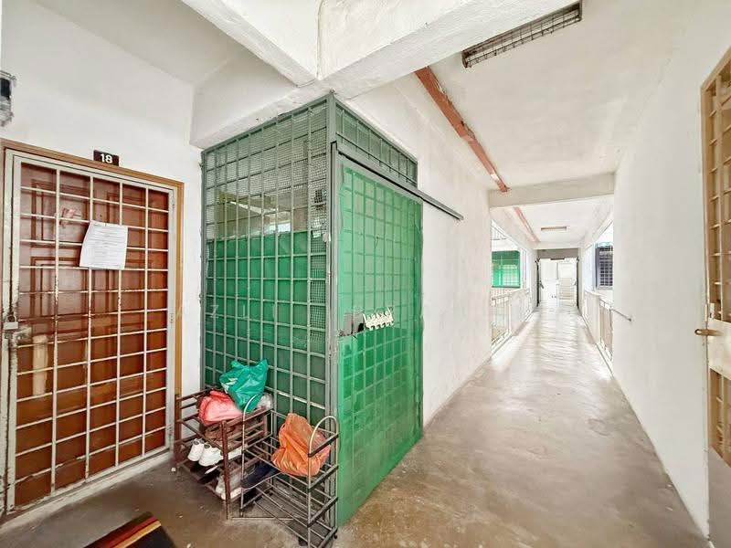 Pangsapuri untuk Dijual di The Astaria - Azli Ibrahim - Corridor - PropertyGuru.com.my
