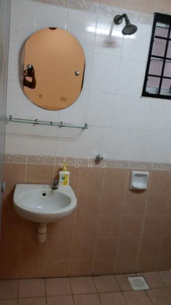 Townhouse for Rent in Taman Sri Sentosa (Jalan Klang Lama (Old Klang Road)) - Joey Wong - Bathroom - PropertyGuru.com.my