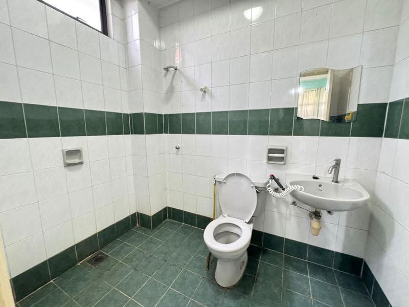 Rumah Banglo untuk Dijual di Saujana Akasia (Sungai Buloh) - Tom Yip - Bathroom - PropertyGuru.com.my