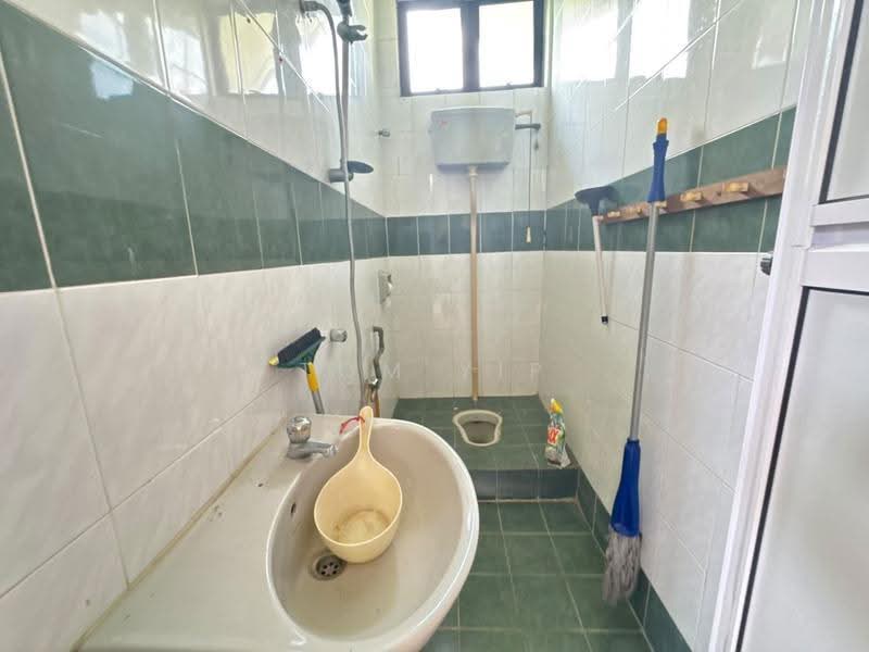 Rumah Banglo untuk Dijual di Saujana Akasia (Sungai Buloh) - Tom Yip - Bathroom - PropertyGuru.com.my