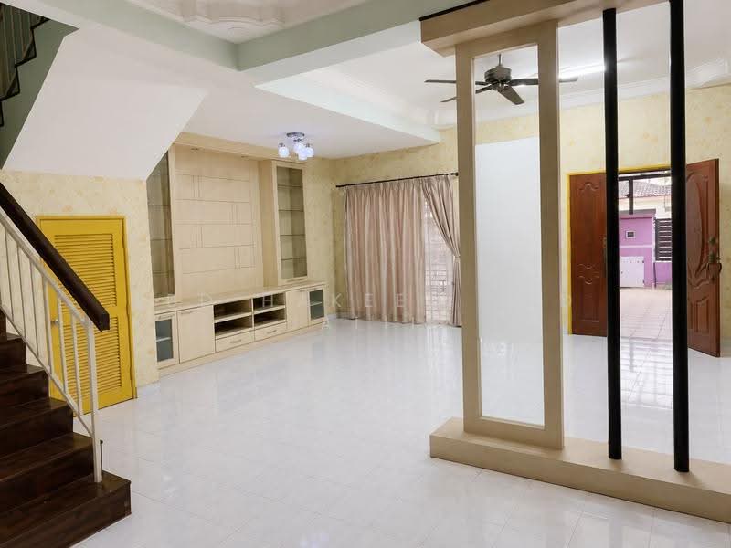 2-storey Terraced House for Sale in Kampung Melayu Kangkar Pulai (Pulai) - Abd Hakeem Abd Jalil - Living Room - PropertyGuru.com.my