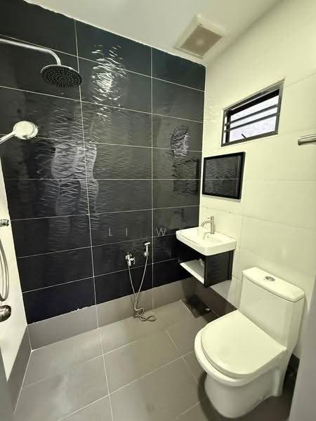 2-storey Terraced House for Rent in Nusantara Prima (Gelang Patah) - Li Wei - Bathroom - PropertyGuru.com.my