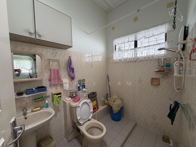 Rumah Banglo untuk Dijual di Tanjung Bungah (Penang) - Lewis Kam - Bathroom - PropertyGuru.com.my