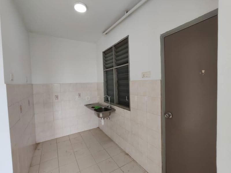 Apartment for Sale at Villa Krystal Apartment - Zoey Lee - Kitchen - PropertyGuru.com.my