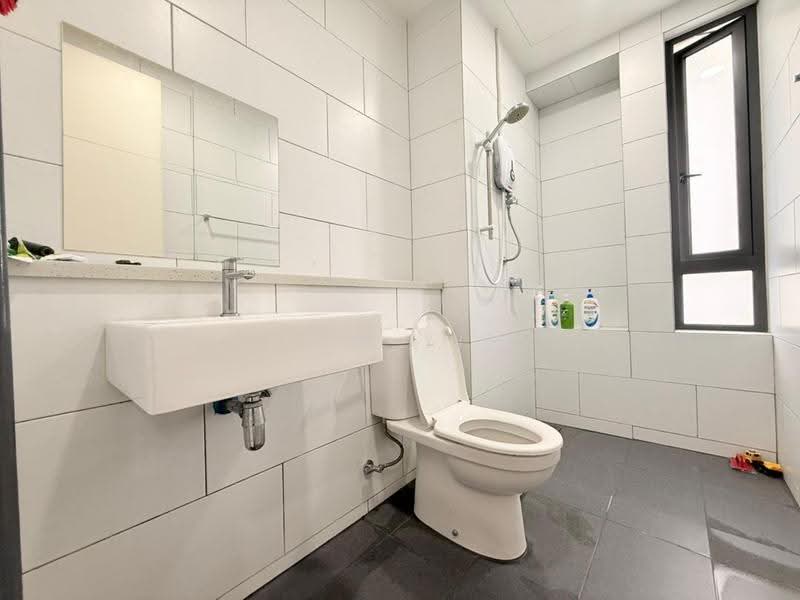 Rumah Teres untuk Dijual di Tamansari (Rawang) - Tom Yip - Bathroom - PropertyGuru.com.my