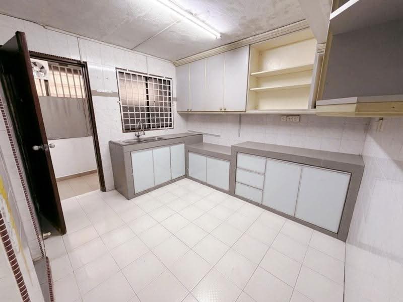Rumah Teres 2-Tingkat untuk Dijual di Taman Skudai Baru (Skudai) - Zoey Lee - Kitchen - PropertyGuru.com.my