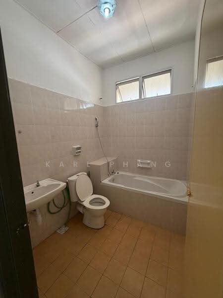2-storey Terraced House for Rent in Batu Maung (Penang) - Karl Phang - Bathroom - PropertyGuru.com.my