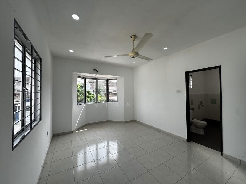 Terraced House for Sale in Kajang (Selangor) - Vivian Ng - Master room - PropertyGuru.com.my