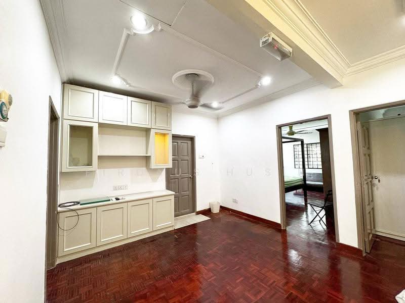 Semi-Detached House for Rent in Taman Lucky (Bangsar) - Firdaus Husin - Living Room - PropertyGuru.com.my