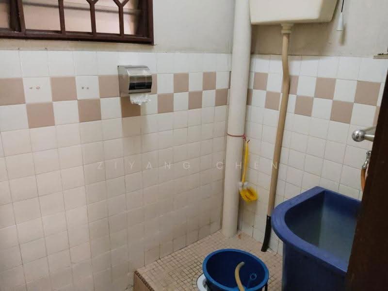 Rumah Teres 2-Tingkat untuk Disewa di Taman Kepong Indah (Kepong) - Ziyang Chen - Bathroom - PropertyGuru.com.my