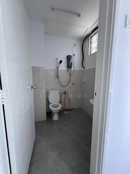 Kediaman Servis untuk Disewa di Fortune Avenue - JC Looi - Bathroom - PropertyGuru.com.my