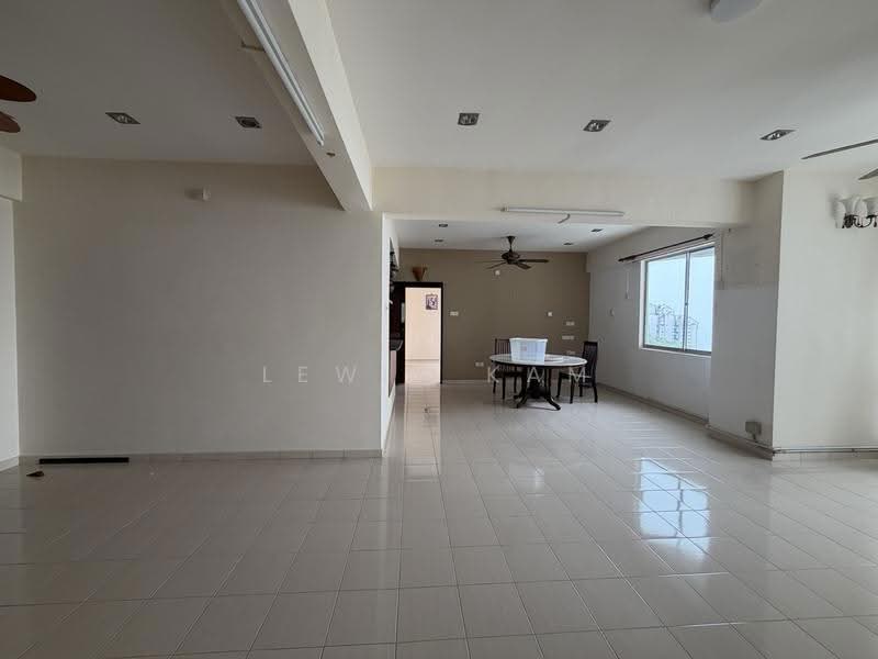 Kondominium untuk Dijual di Straits Regency - Lewis Kam - Living Room - PropertyGuru.com.my
