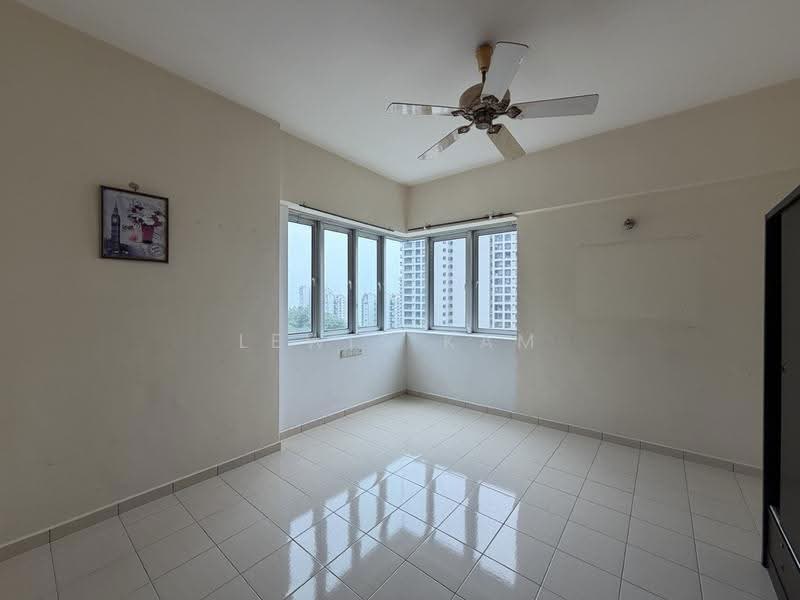 Kondominium untuk Dijual di Straits Regency - Lewis Kam - Living Room - PropertyGuru.com.my