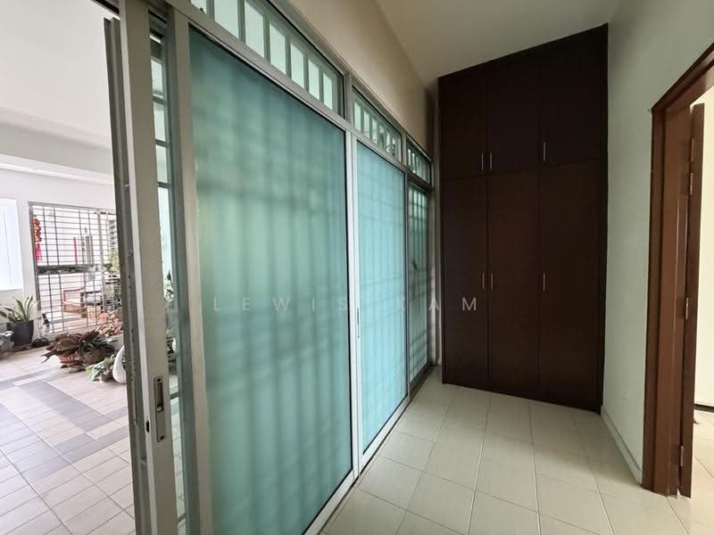 Kondominium untuk Dijual di Straits Regency - Lewis Kam - Corridor - PropertyGuru.com.my