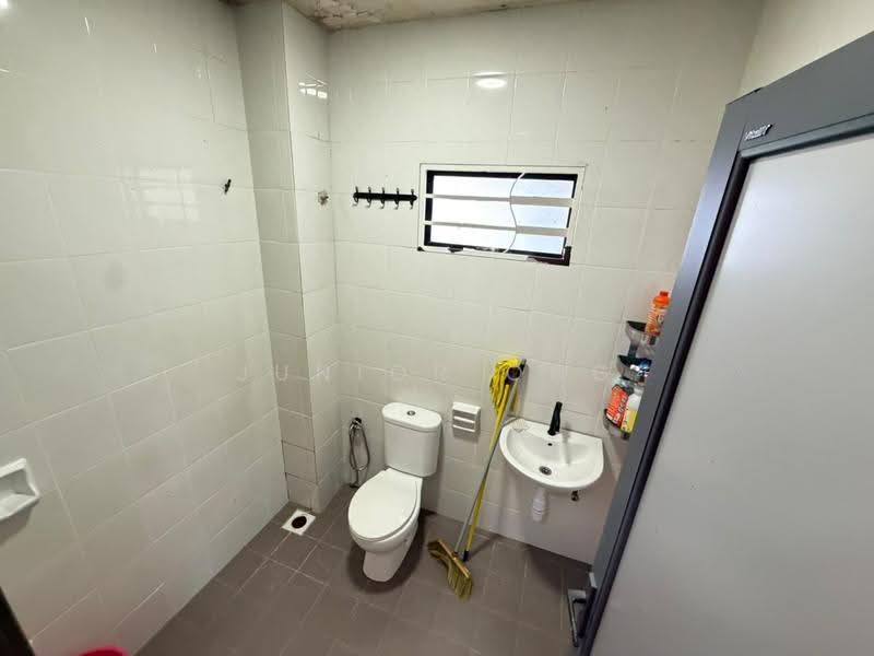 Rumah Teres 2-Tingkat untuk Dijual di Saujana Rawang (Rawang) - Junior Ong - Bathroom - PropertyGuru.com.my